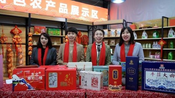 义乌红色直播进市场，抗疫包饺暖社区，直播带货创佳绩