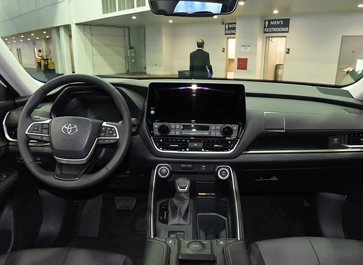 丰田汉兰达座位布局有哪些？5座7座8座特性及优势介绍